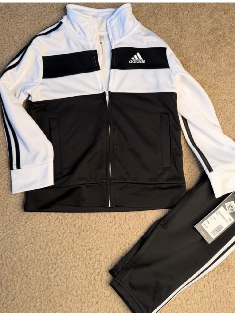 Adidas Baby Black and White
Jogger Set 24 Months